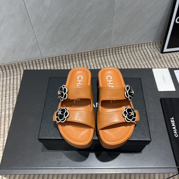 CC 25SS Flower Buckle Platform Beach Slides in Tan Cowhide