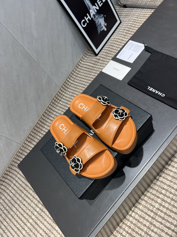 CC 25SS Flower Buckle Platform Beach Slides in Tan Cowhide
