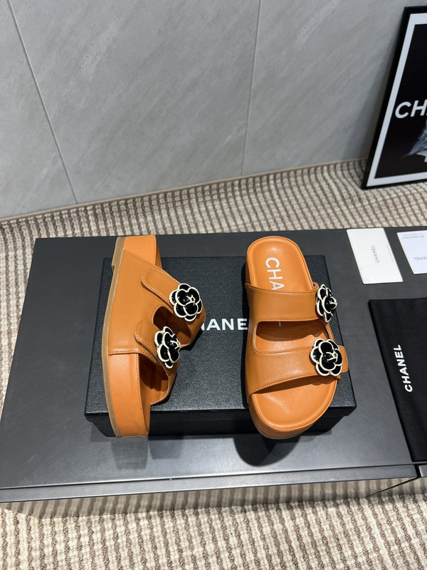 CC 25SS Flower Buckle Platform Beach Slides in Tan Cowhide