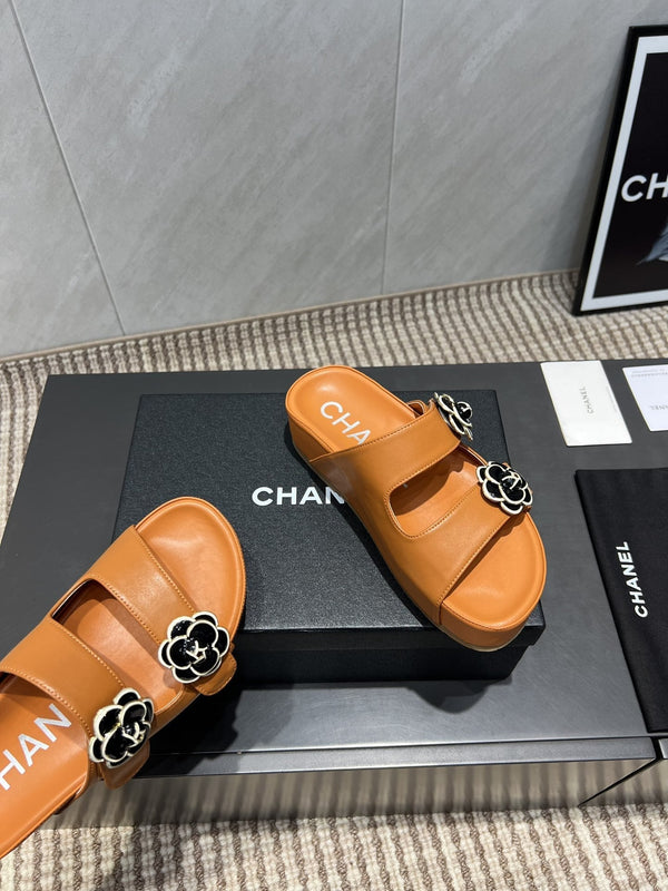 CC 25SS Flower Buckle Platform Beach Slides in Tan Cowhide