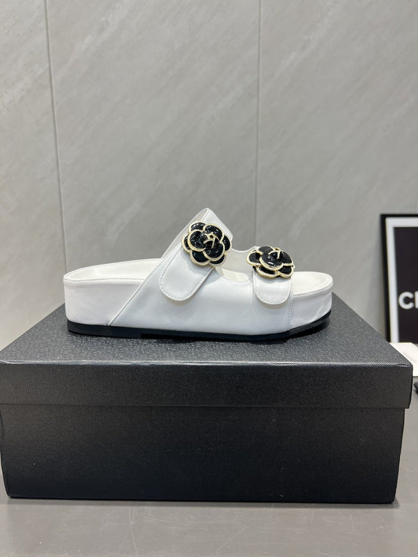 CC 25SS Flower Buckle Platform Beach Slides in White Cowhide