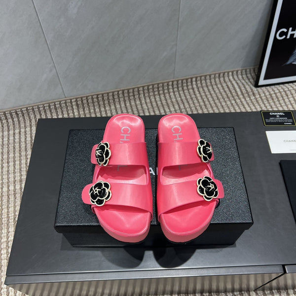 CC 25SS Flower Buckle Platform Beach Slides in Rose Pink High-Mercerized Sardine