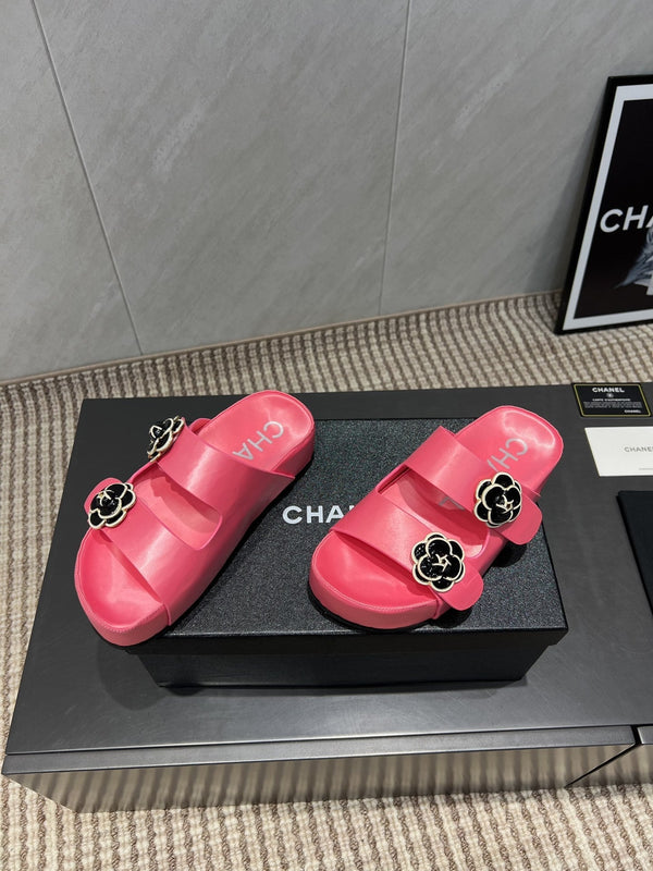 CC 25SS Flower Buckle Platform Beach Slides in Rose Pink High-Mercerized Sardine