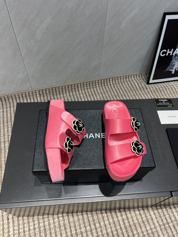 CC 25SS Flower Buckle Platform Beach Slides in Rose Pink High-Mercerized Sardine
