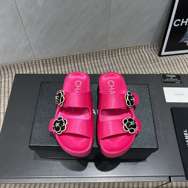 CC 25SS Flower Buckle Platform Beach Slides in Fuchsia Pink High-Mercerized Sardine