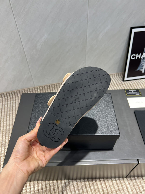 CC 25SS Flower Buckle Platform Beach Slides in Nude High-Mercerized Sardine