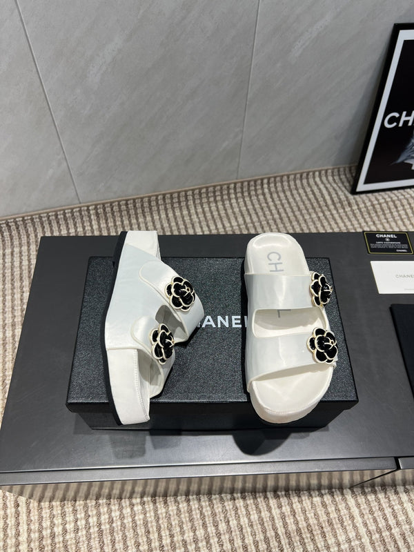 CC 25SS Flower Buckle Platform Beach Slides in White High-Mercerized Sardine