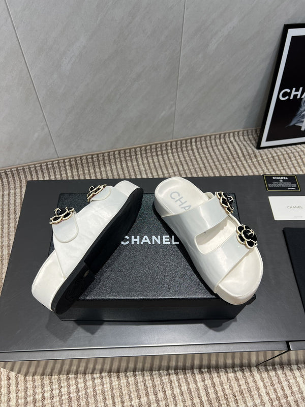 CC 25SS Flower Buckle Platform Beach Slides in White High-Mercerized Sardine