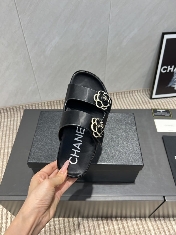 CC 25SS Flower Buckle Platform Beach Slides in Black High-Mercerized Sardine