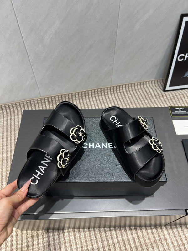 CC 25SS Flower Buckle Platform Beach Slides in Black High-Mercerized Sardine