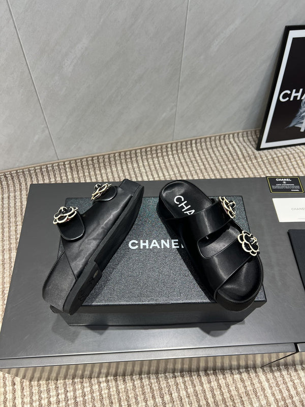 CC 25SS Flower Buckle Platform Beach Slides in Black High-Mercerized Sardine