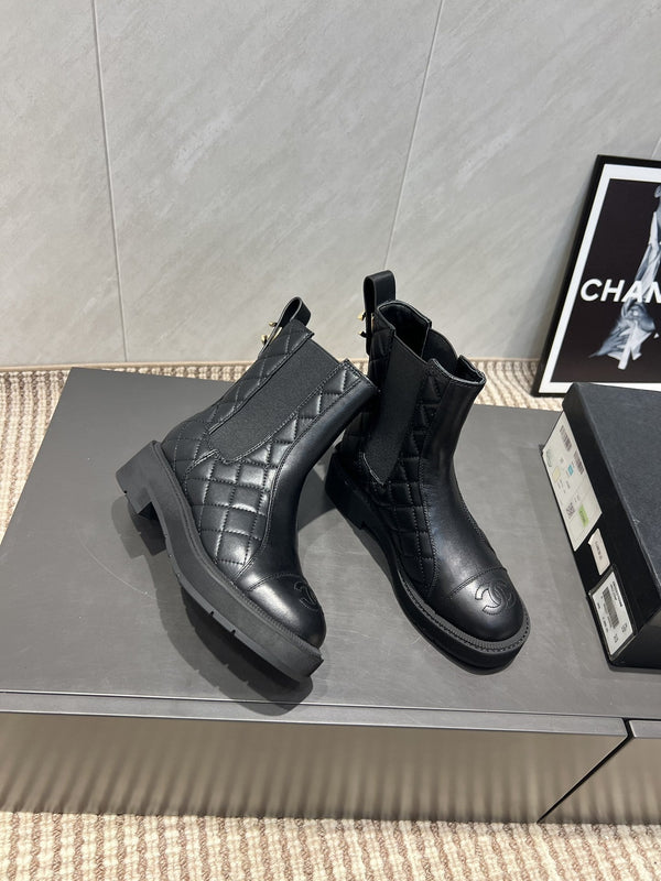 CC 25S Round-Toe Electric Embroidered Thick-Sole Ankle Boots in Black Cowhide and Embroidered Latticework 442495