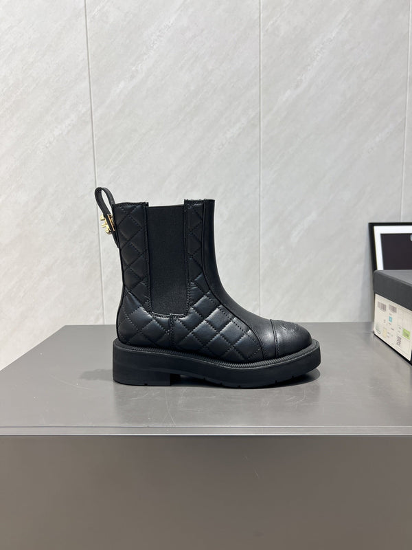 CC 25S Round-Toe Electric Embroidered Thick-Sole Ankle Boots in Black Cowhide and Embroidered Latticework 442495