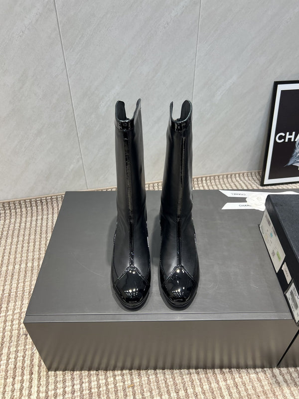 CC 25S Round Toe Mid-Heel Zippered High Boots in Black Cowhide 442487