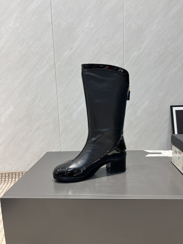 CC 25S Round Toe Mid-Heel Zippered High Boots in Black Cowhide 442487