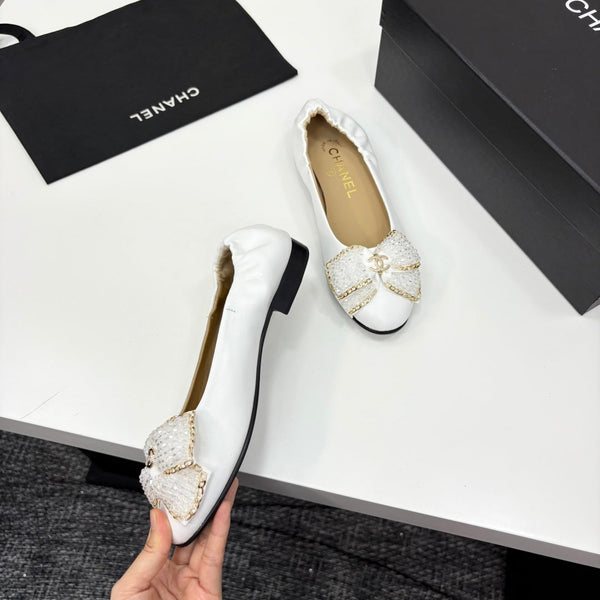 CC 25s Coco Beach Ballet Flats White Sheepskin 331788