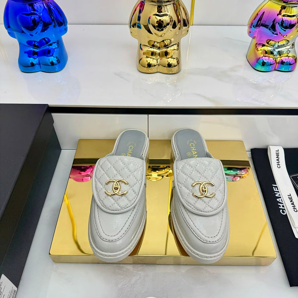 CC Loafers Mule Light Gray Sheepskin 368054