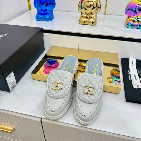 CC Loafers Mule Light Gray Sheepskin 368054