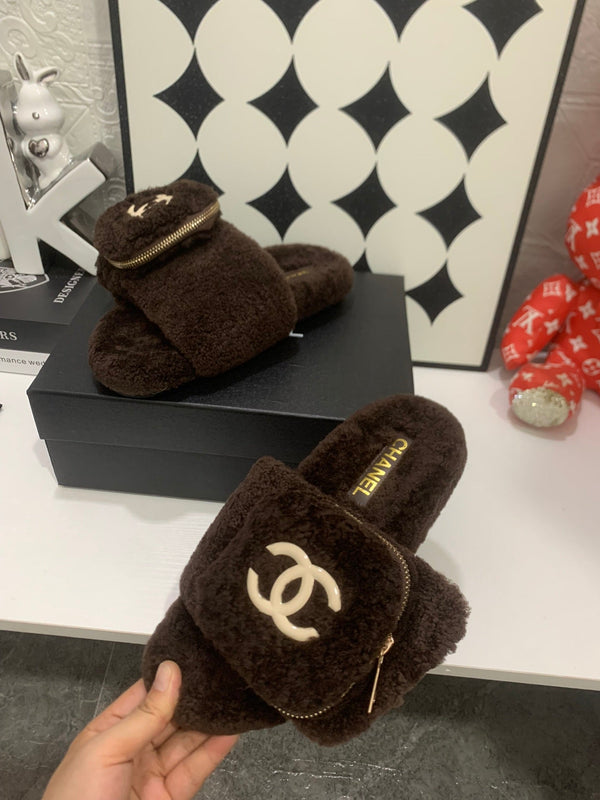 CC 25s Logo Slippers Chocolate Brown Shearling 455080