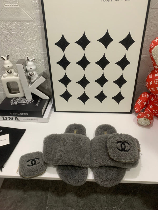 CC 25s Logo Slippers Gray Shearling 455073