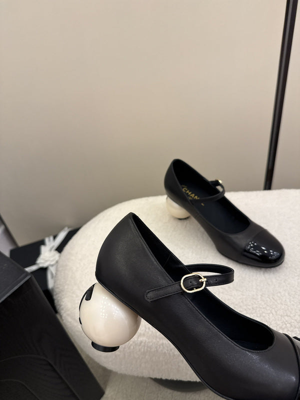 CC 25A Double C Giant Pearl Heel Mary Janes Black Cowhide 127024