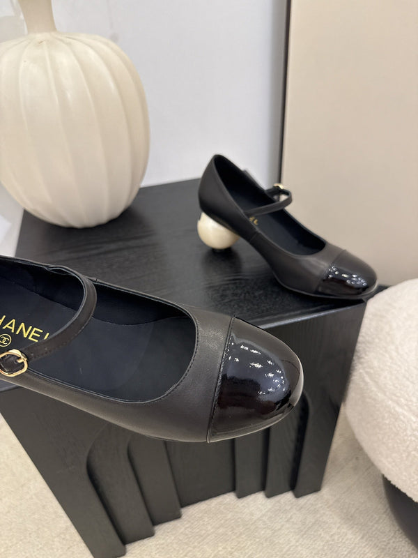 CC 25A Double C Giant Pearl Heel Mary Janes Black Cowhide 127024