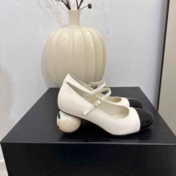 CC 25A Double C Giant Pearl Heel Mary Janes White Cowhide 127018