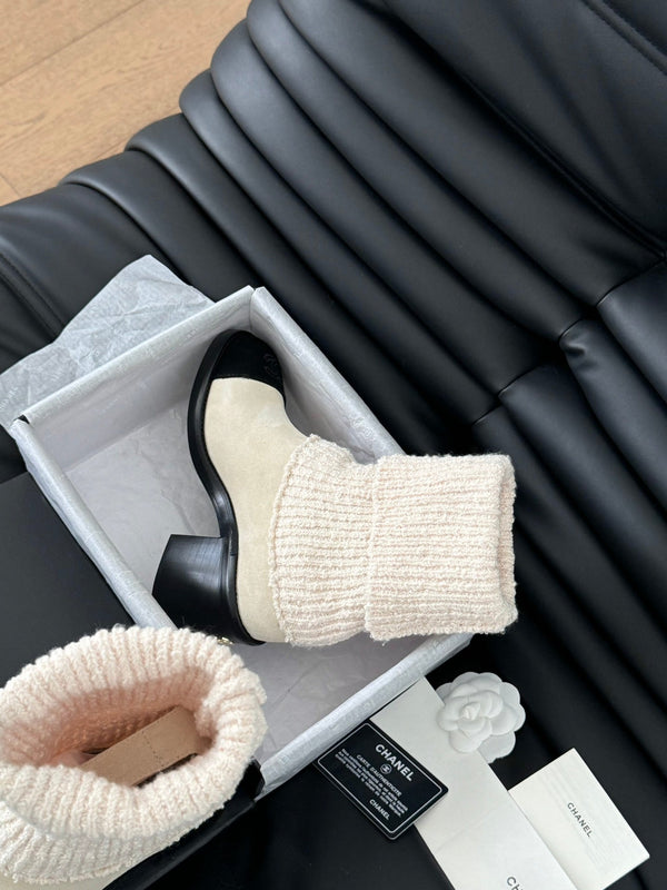 CC 25K Sock Boots Cream Suede 458777