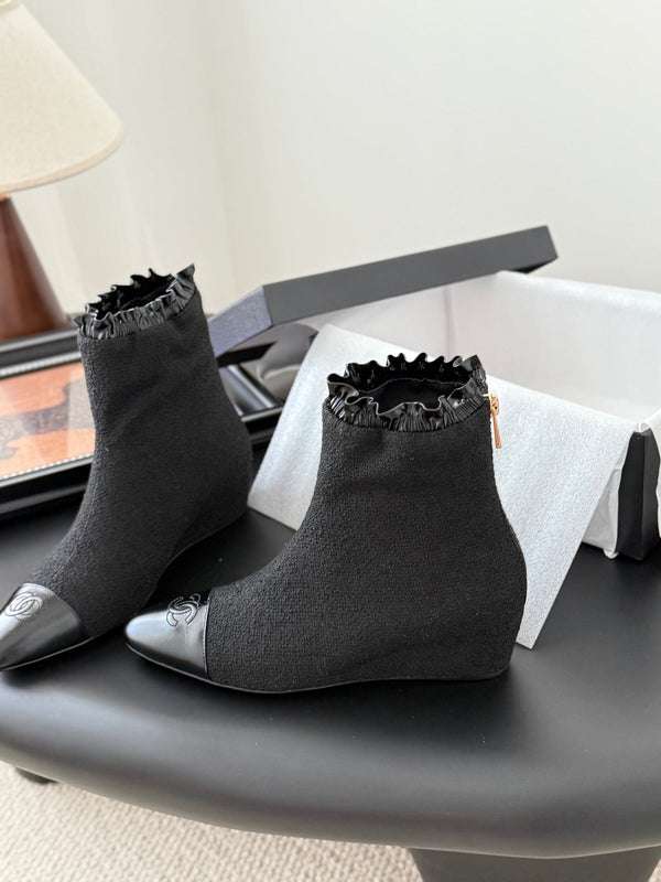 CC 25P Show-Style Platform Wedge Mary Jane Boots Black Cowhide and Tweed 458773