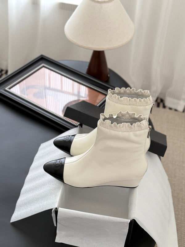 CC 25P Show-Style Platform Wedge Mary Jane Boots White Patent Cowhide 458771