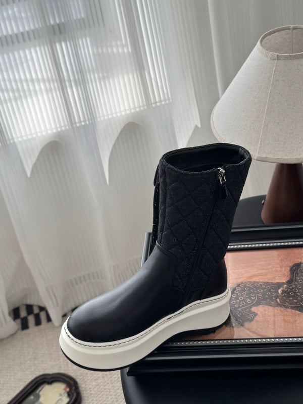 CC 25K Backpack Bucklet Boots Black Sheepskin 458711