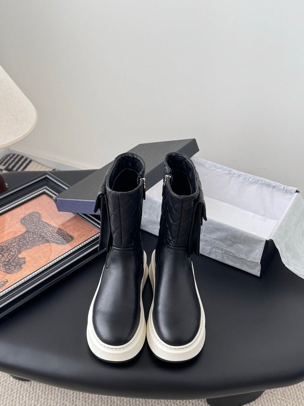 CC 25K Backpack Bucklet Boots Black Sheepskin 458710