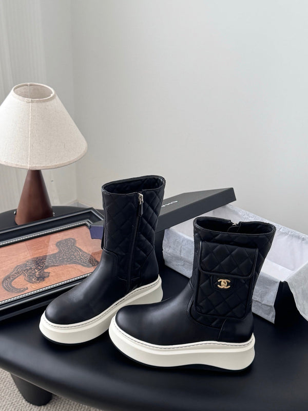 CC 25K Backpack Bucklet Boots Black Sheepskin 458710