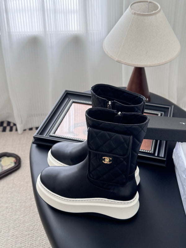 CC 25K Backpack Bucklet Boots Black Sheepskin 458710