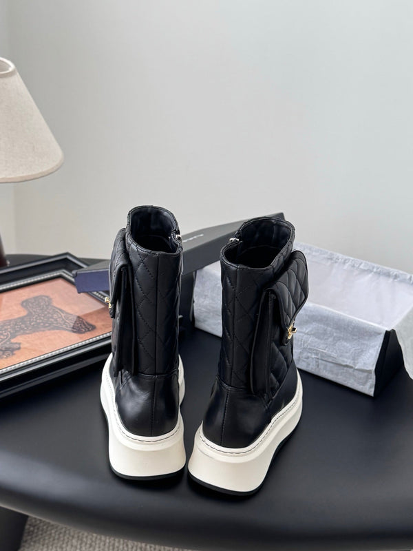 CC 25K Backpack Bucklet Boots Black Sheepskin 458710