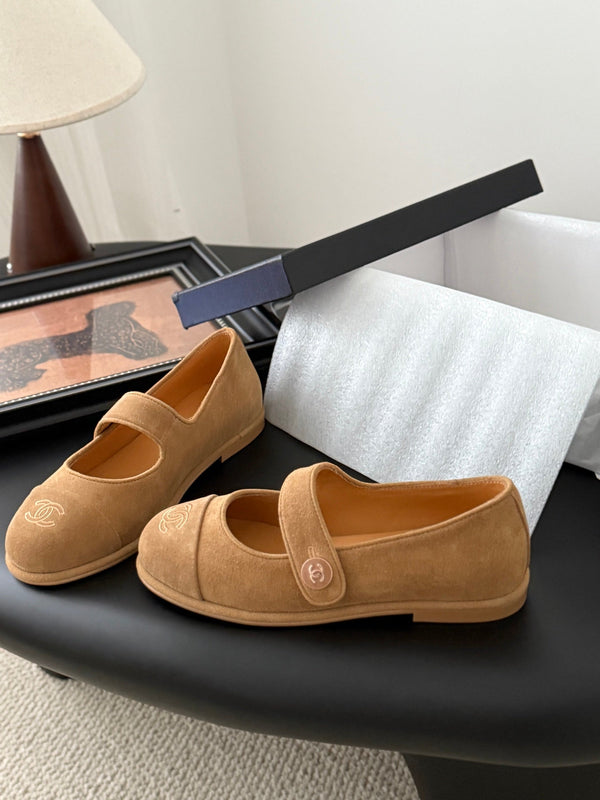 CC 25K Mary Jane Flats Tan Suede 458762