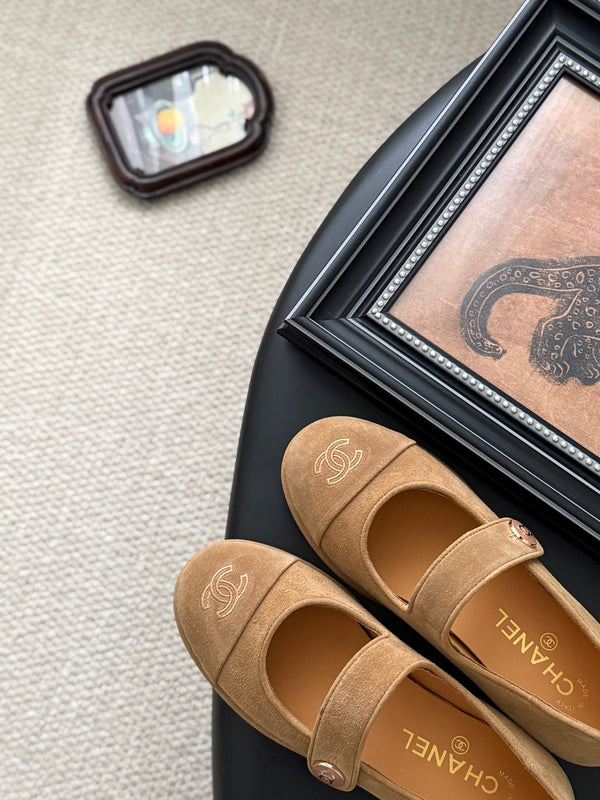 CC 25K Mary Jane Flats Tan Suede 458762