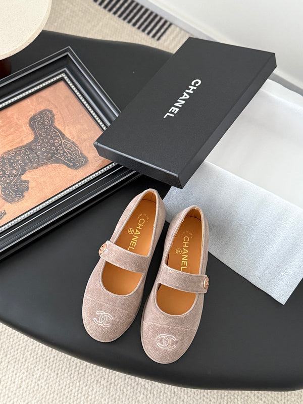 CC 25K Mary Jane Flats Pinky Beige Suede 458759