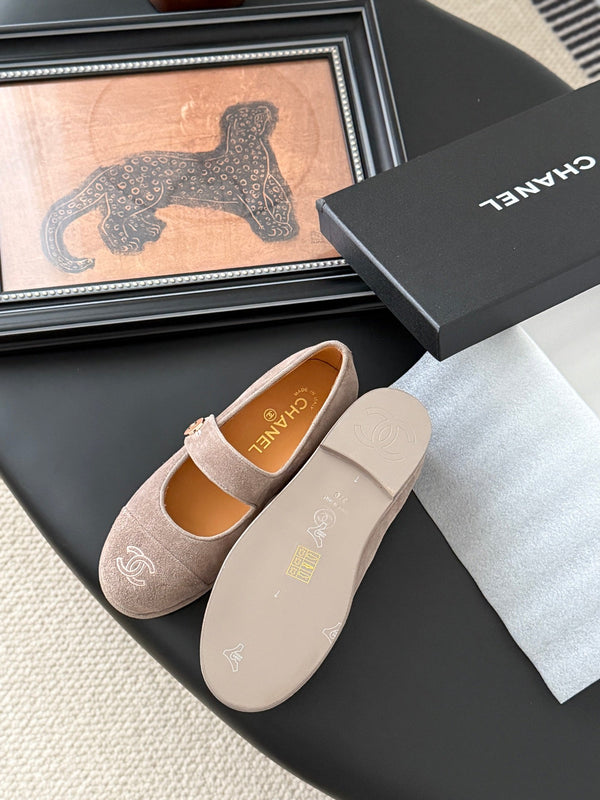 CC 25K Mary Jane Flats Pinky Beige Suede 458759