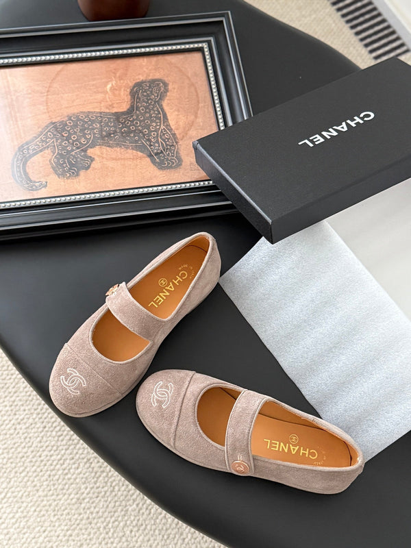 CC 25K Mary Jane Flats Pinky Beige Suede 458759