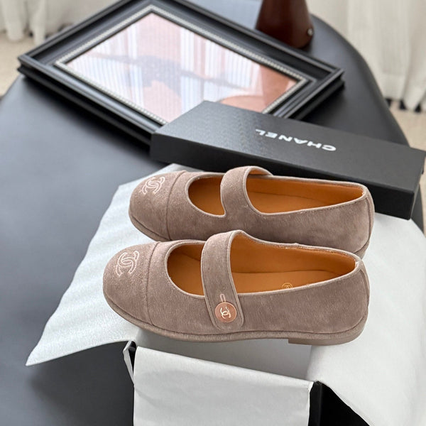 CC 25K Mary Jane Flats Pinky Beige Suede 458759