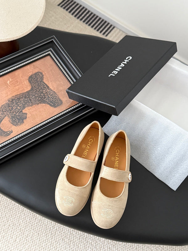 CC 25K Mary Jane Flats Beige Suede 458758