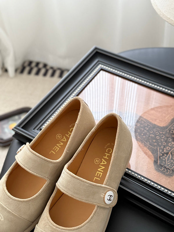 CC 25K Mary Jane Flats Beige Suede 458758