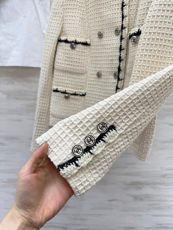 Giacca bianca intrecciata in morbido tweed di lana di Salisburgo CC 25