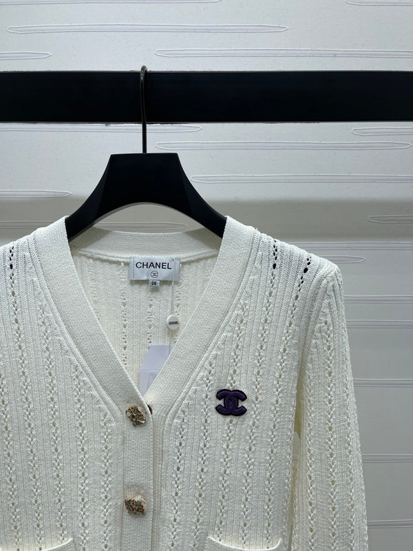 CC 25 Fishtail V-Neck Knitted Long-sleeved Cardigan White Wool