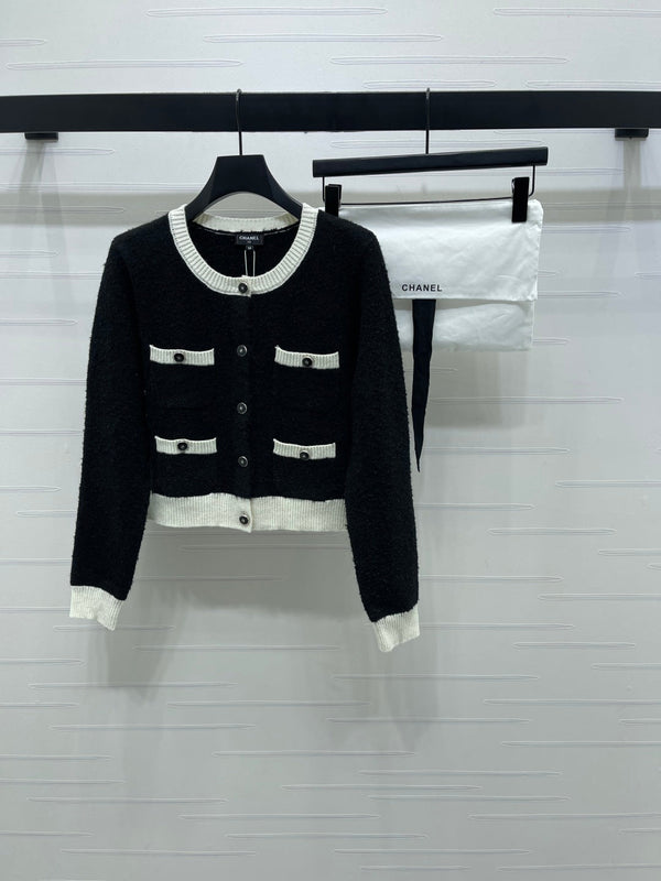 CC 25 Cardigan in maglia bicolore con tasche in lana nera