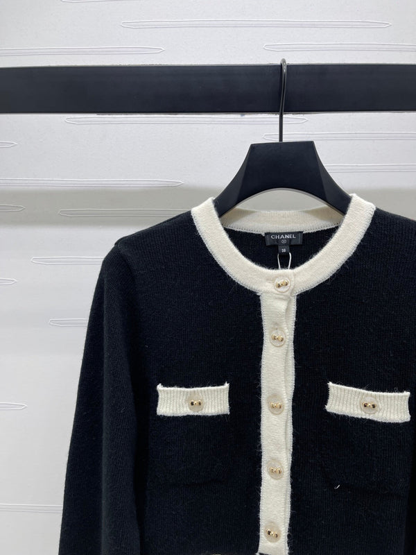 CC 25F Round-Neck Knitted Long-Sleeved Cardigan Black Wool