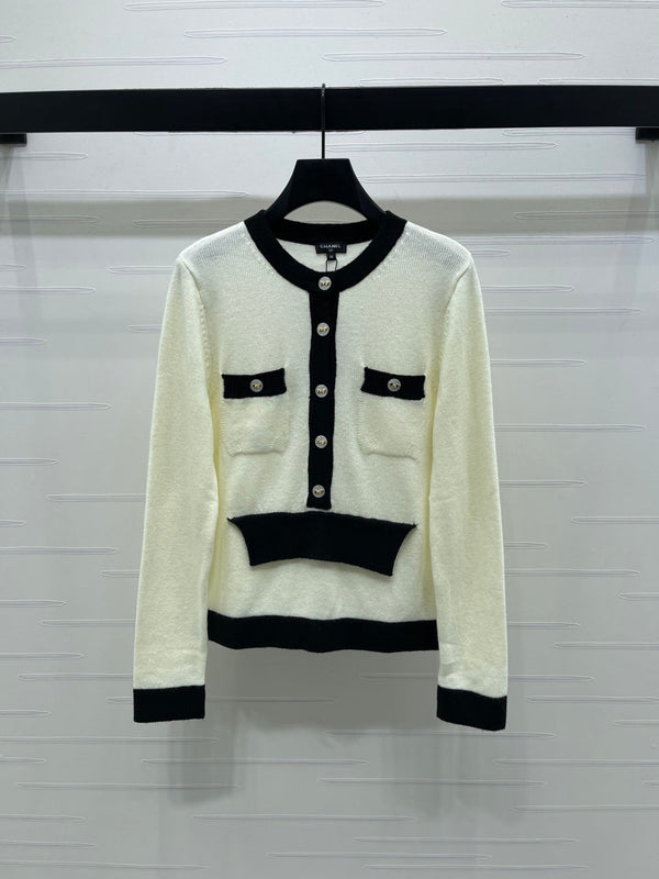 CC 25F Round-Neck Knitted Long-Sleeved Cardigan White Wool