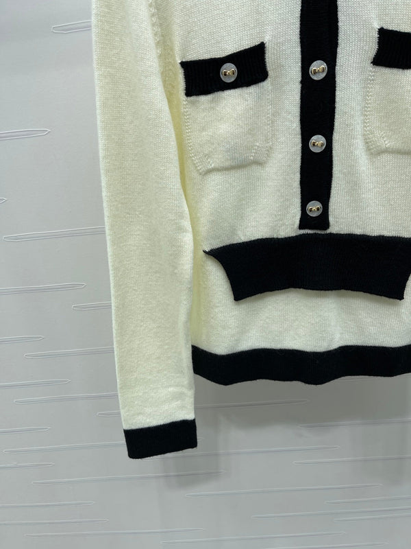 CC 25F Round-Neck Knitted Long-Sleeved Cardigan White Wool