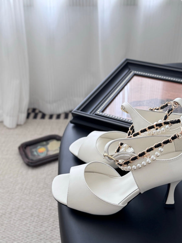 CC 25B Mary Janes 85mm Tacco Alto Cinturino di Perle Pelle di Montone Bianca